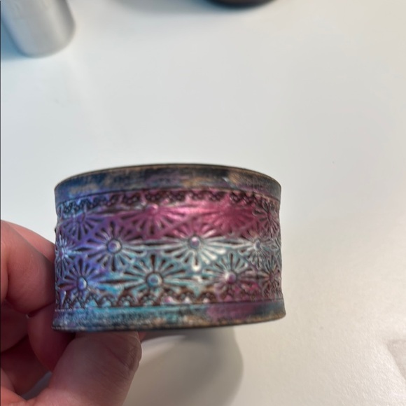 A Rare Bird Leather Tooled Purple Blue White 2 Adjustable Snap Bracelet NWT‎ - Picture 2 of 7